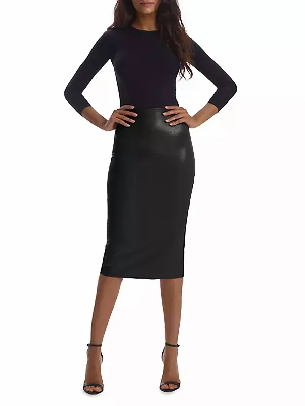 Faux Leather Pencil Skirt In Black